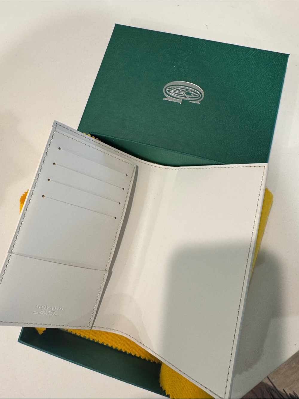 NWT Goyard White passport holder - Picture 2 of 4